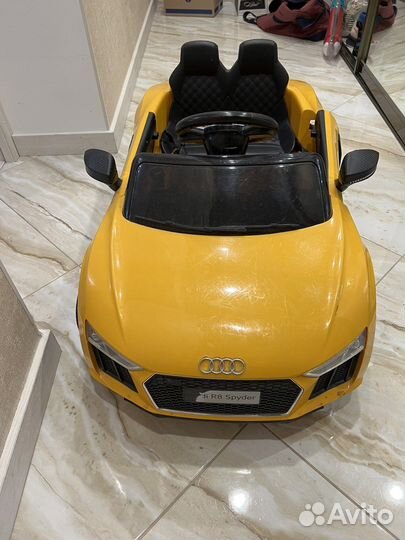 Детский электромобиль