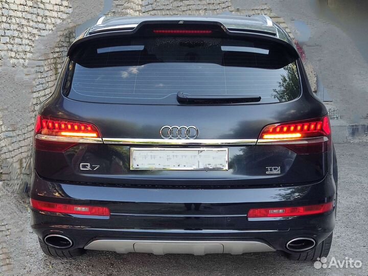 Фонари задние б/у дефект Audi Q7 4L новый стиль