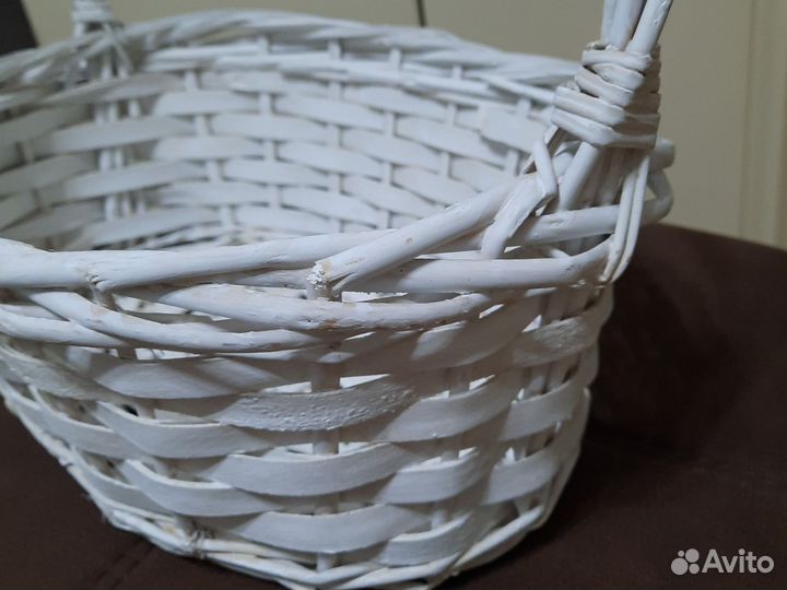 Корзина плетеная белая