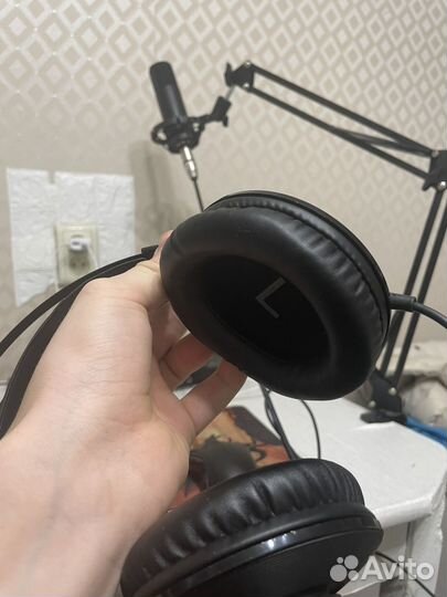 Студийные наушники Akg k72