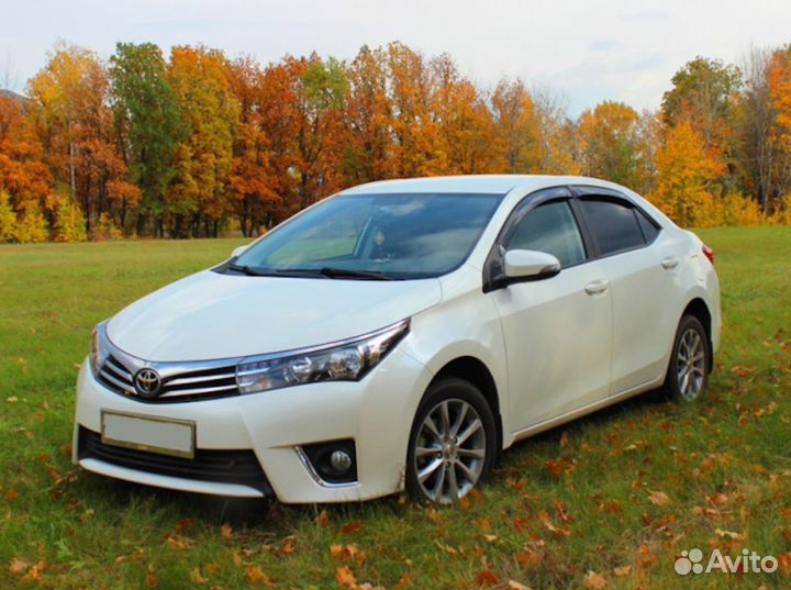 Стекло фары Toyota Corolla E180 2013-16 дорест