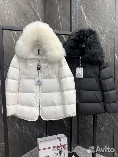 Пуховик женский Moncler Locustelle