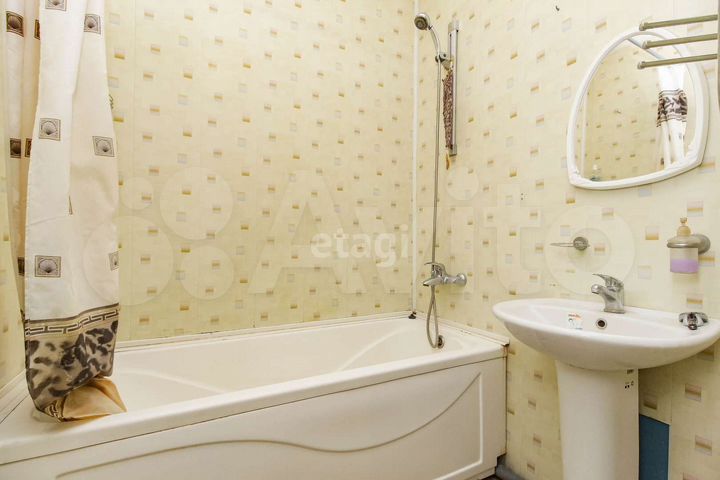 2-к. квартира, 61 м², 4/5 эт.