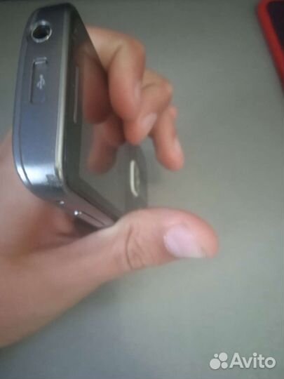 Кнопочный телефон