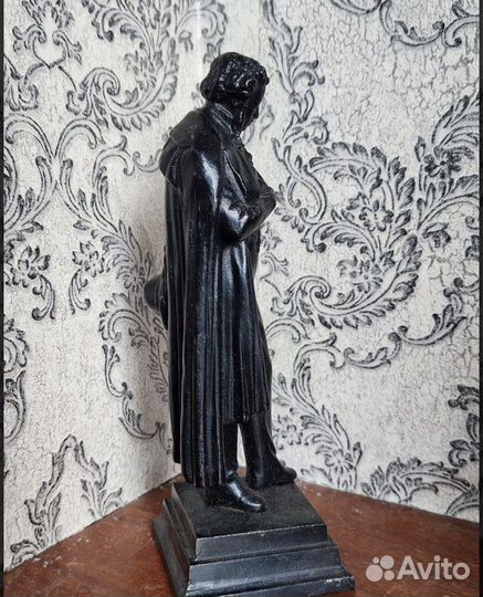 Статуэтка каслинское литье. Пушкин. 1957 год