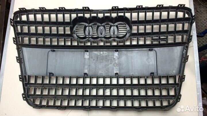 Решетка радиатора Audi Q7, 2006