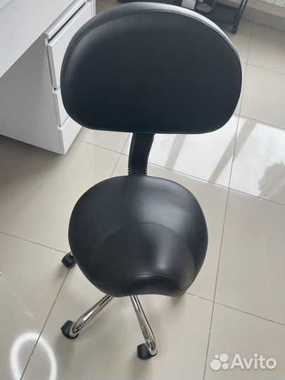 Стул седло со спинкой для мастера