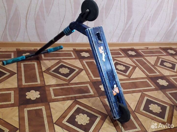 Трюковой самокат novatrack