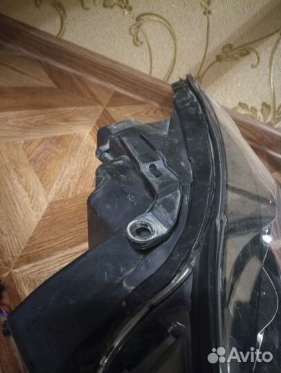 Левая Фара Lexus IS250 Vland