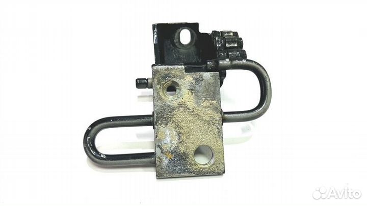 Петля двери нижняя передняя правая Volkswagen Golf
