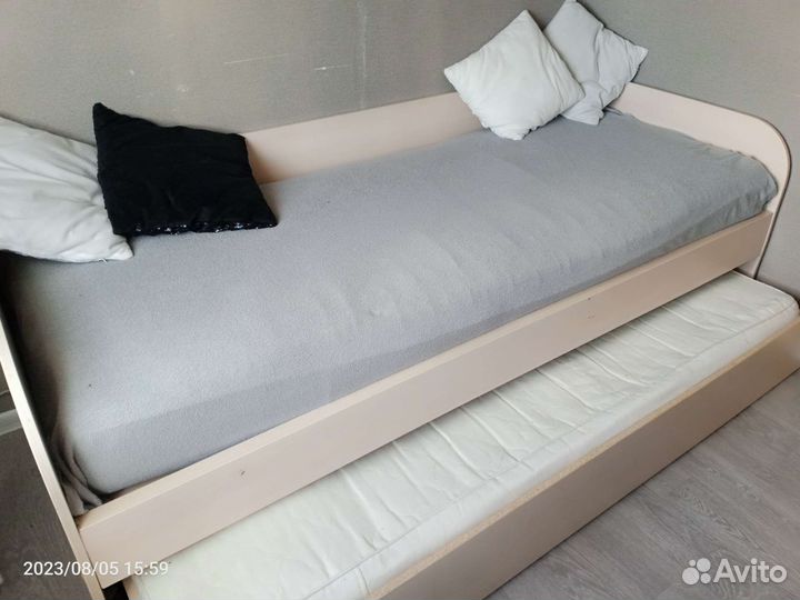 Детская кровать + матрасы