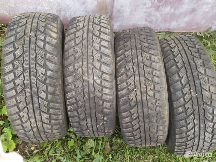 Kumho I'Zen RV Stud KC16 235/60 R18