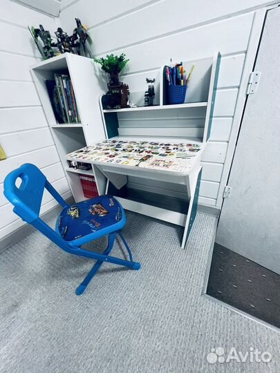 Детская растущая парта и стульчик 