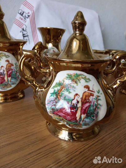 Два чайно -кофейных сервиза