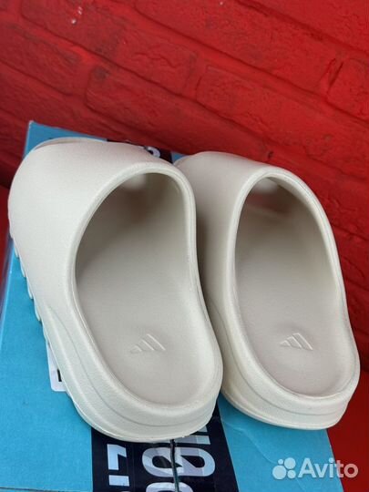 Adidas yeezy slides (Оригинал Poizon)