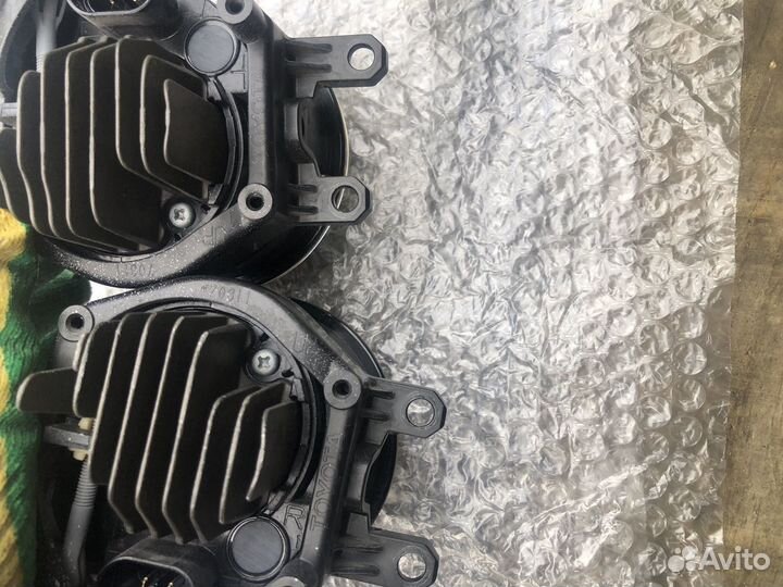 Противотуманки Led Toyota Voxy ZWR80-85 Koyo