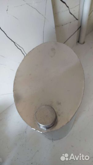 Бак из нержавеющей стали с пробкой