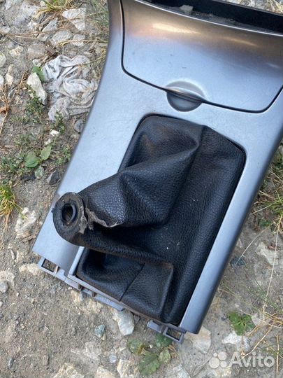 Консоль кпп Mazda 6 GG лифтбек 2.3 L3 2003