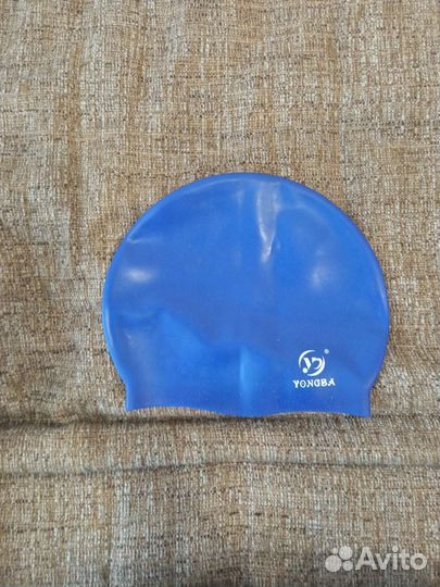 Боксерские перчатки,майка,шорты,купальная шапочка