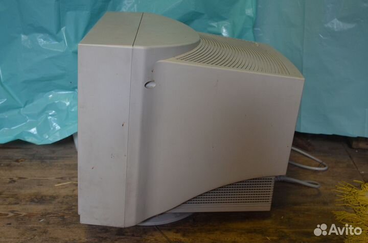 Монитор ViewSonic PF77