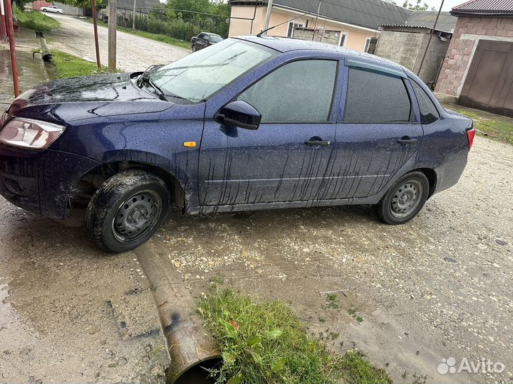 LADA Granta 1.6 МТ, 2012, 247 254 км