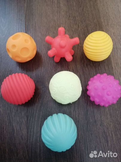 Развивающие игрушки для малышей пакетом