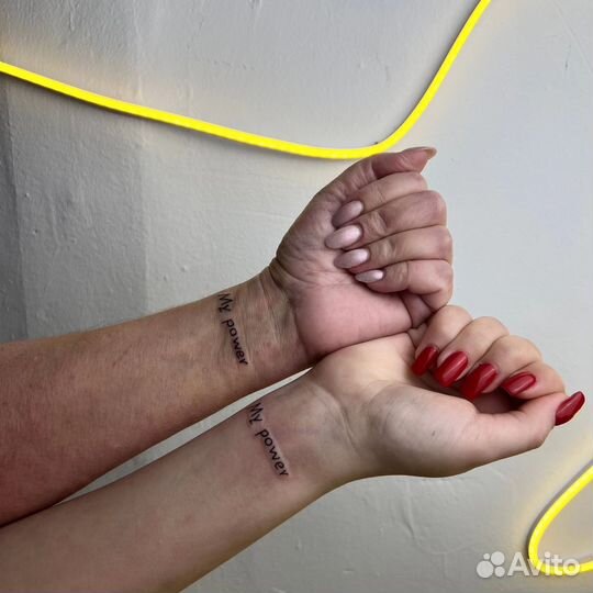 Моделью на татуировку