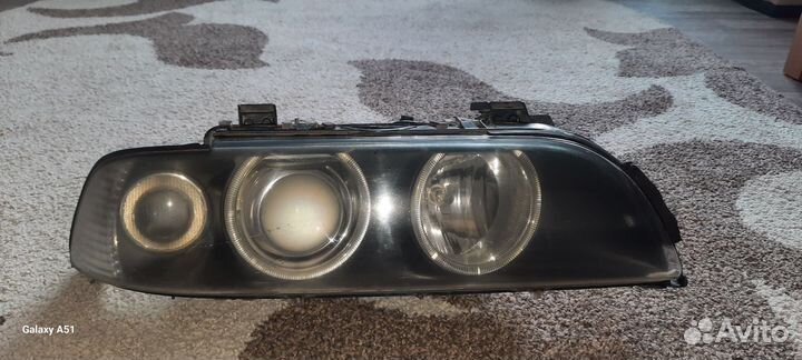 Продам правая фара бмв е39