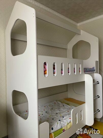 Детская кровать домик