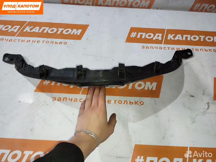 Решетка в бампер верхняя Mazda 3 BK рест. 2008