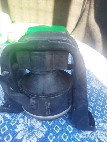 Подушка двигателя правая Toyota Corolla 120