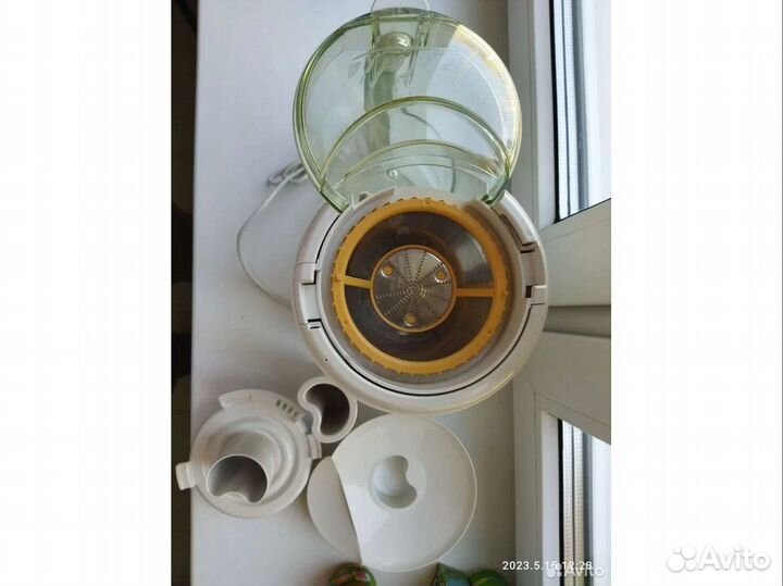 Соковыжималка Moulinex AV6