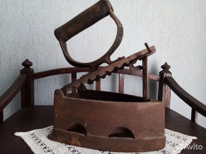 Утюги антикварные