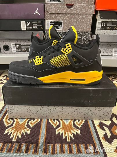 Nike Air Jordan 4 Retro Thunder Lux