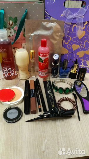 Набор косметики одним лотом.Плюс шарфик в подарок