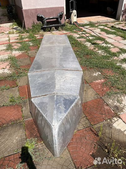 Лодка алюминивая