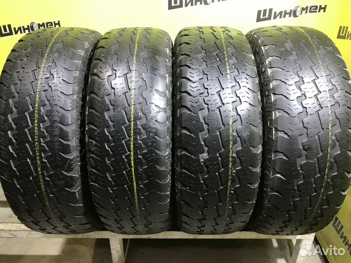 Kumho Road Venture AT61 235/65 R17