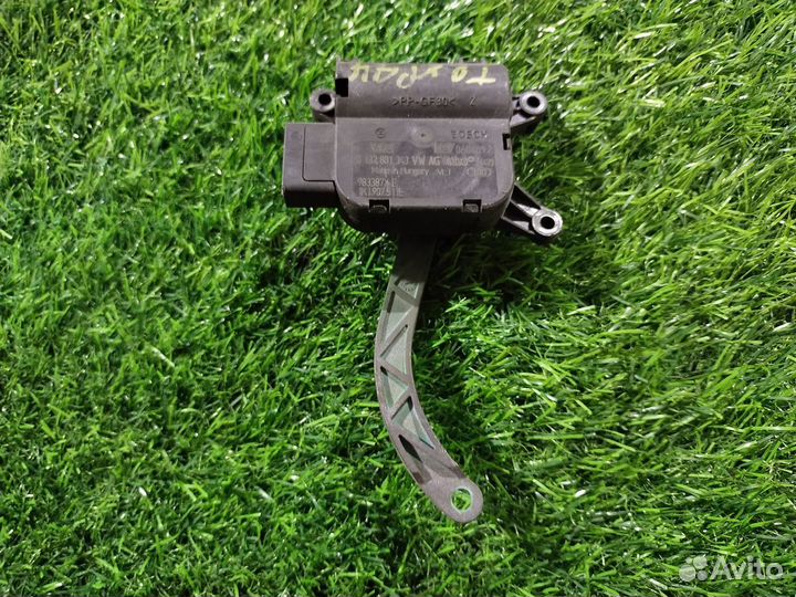 Моторчик заслонки отопителя Volkswagen Touran I