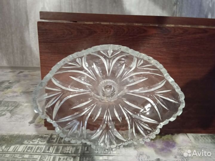 Хрустальная ваза