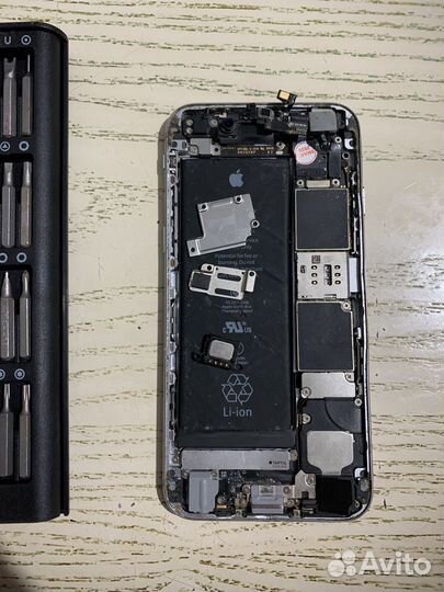 Телефон iPhone 6s на запчасти