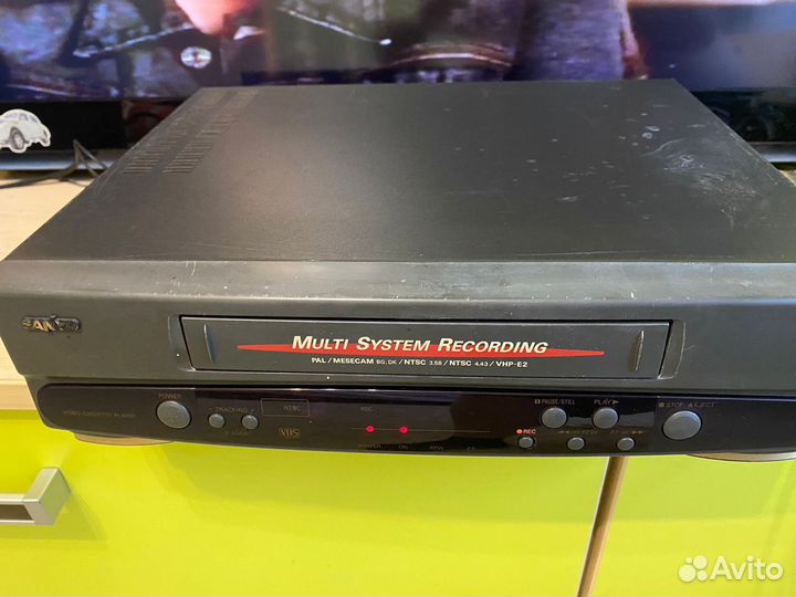 Видеомагнитофон sanyo