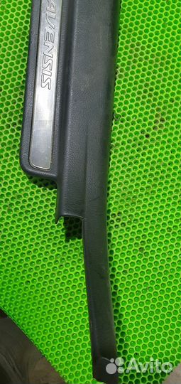 Накладка на порог внутренняя задняя Toyota Avensis