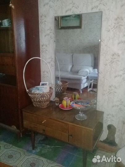 Трюмо с зеркалом бу