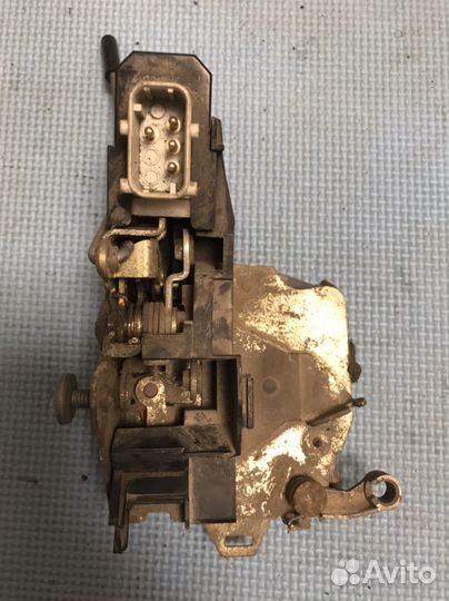 Замок двери задний левый bmw 5 e39