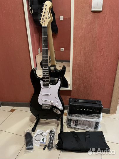 Электрогитара с комбиком + аксессуары