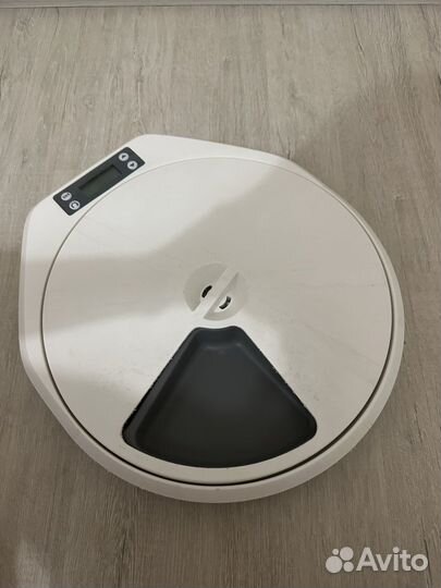 Автоматическая кормушка для животных