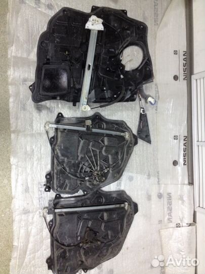 Стеклоподъемник левой двери Mazda 5 CR 2005-2010