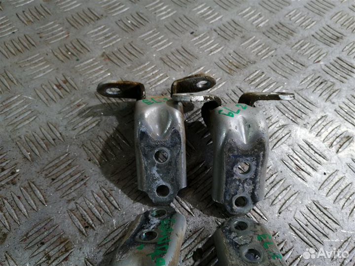 Петля двери Hyundai Elantra HD G4GC 2007