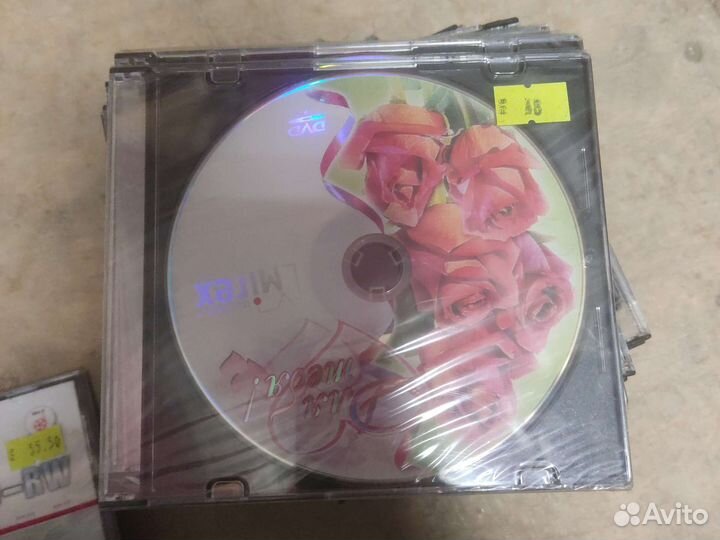 Чистые диски и бокс для дисков