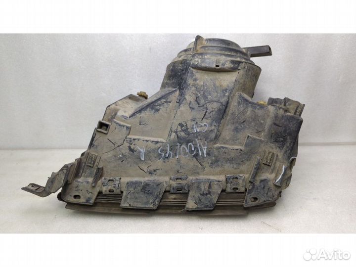 Фара audi 100 C4 правая